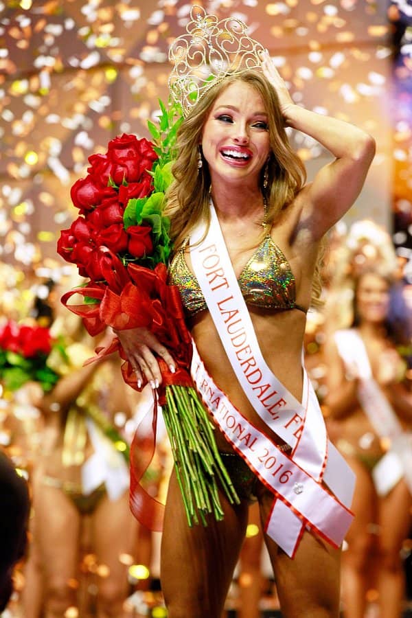 Sable Robbert Crowned 2016 Miss Hooters International